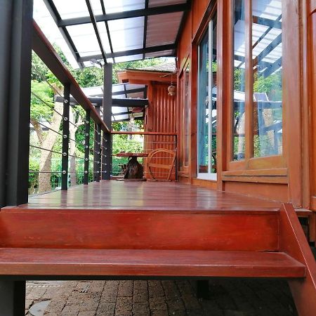 Wood House Pattaya Hotel Екстериор снимка
