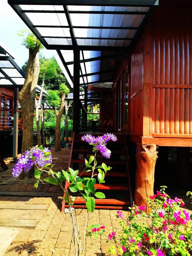 Wood House Pattaya Hotel Екстериор снимка