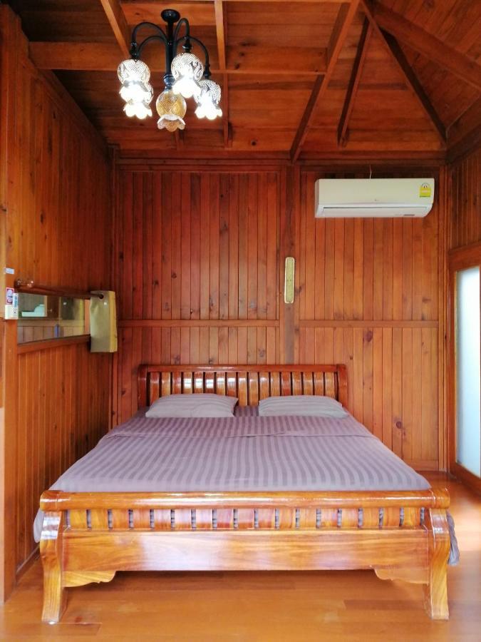 Wood House Pattaya Hotel Екстериор снимка