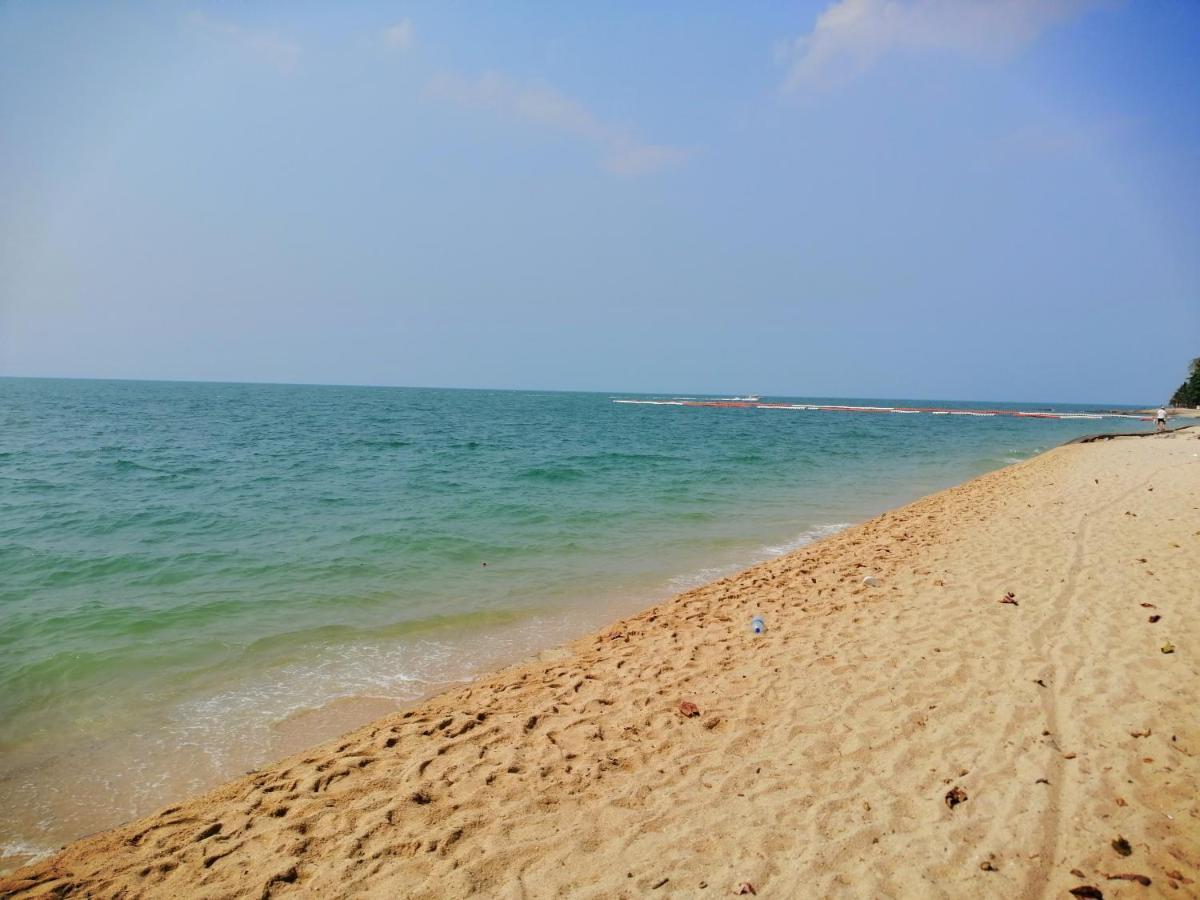 Wood House Pattaya Hotel Екстериор снимка