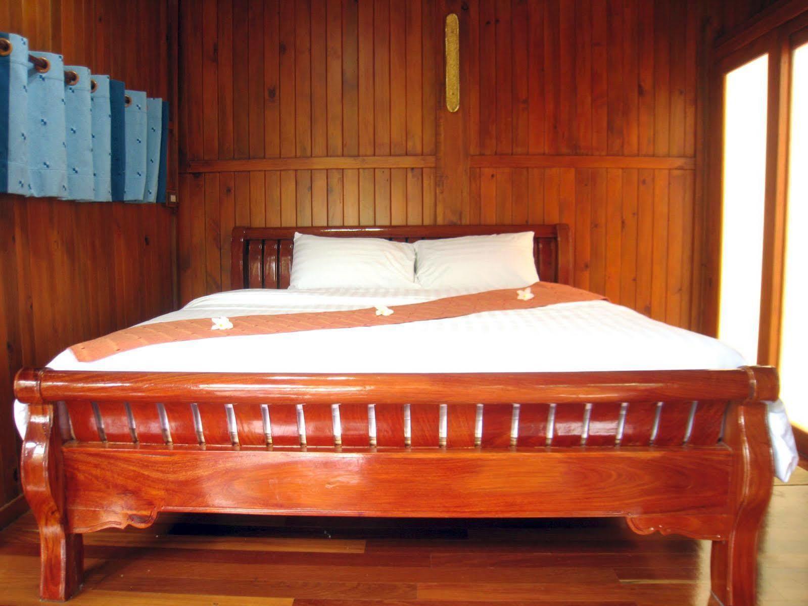 Wood House Pattaya Hotel Екстериор снимка